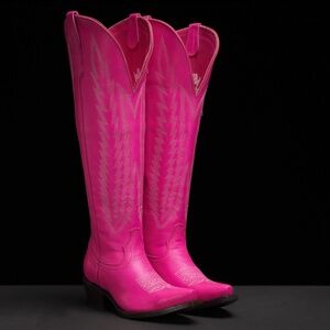“Valentina” snip toe women’s hot pink boots 7